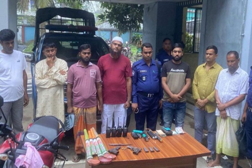 সংসদ নির্বাচনে স্বতন্ত্র প্রার্থী হতে চাওয়া এনামুল মোল্লাহ অস্ত্রসহ আটক