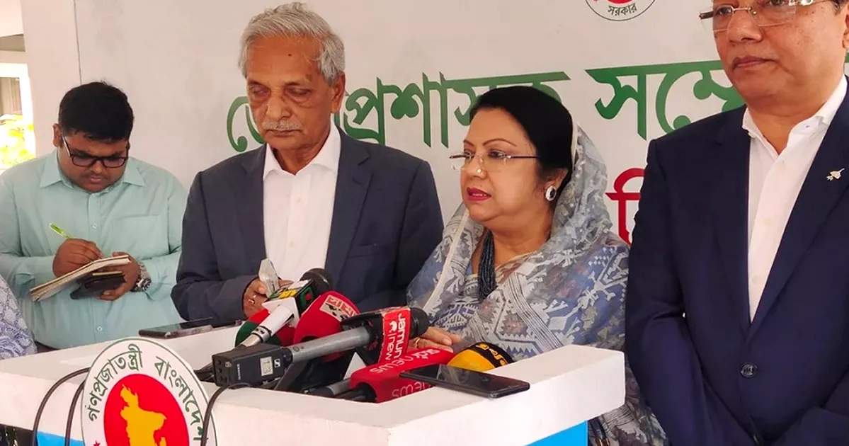 পর্যটনমন্ত্রী : পর্যটকদের নিরাপত্তা নিশ্চিতে ডিসিদের নির্দেশ দেওয়া হয়েছে