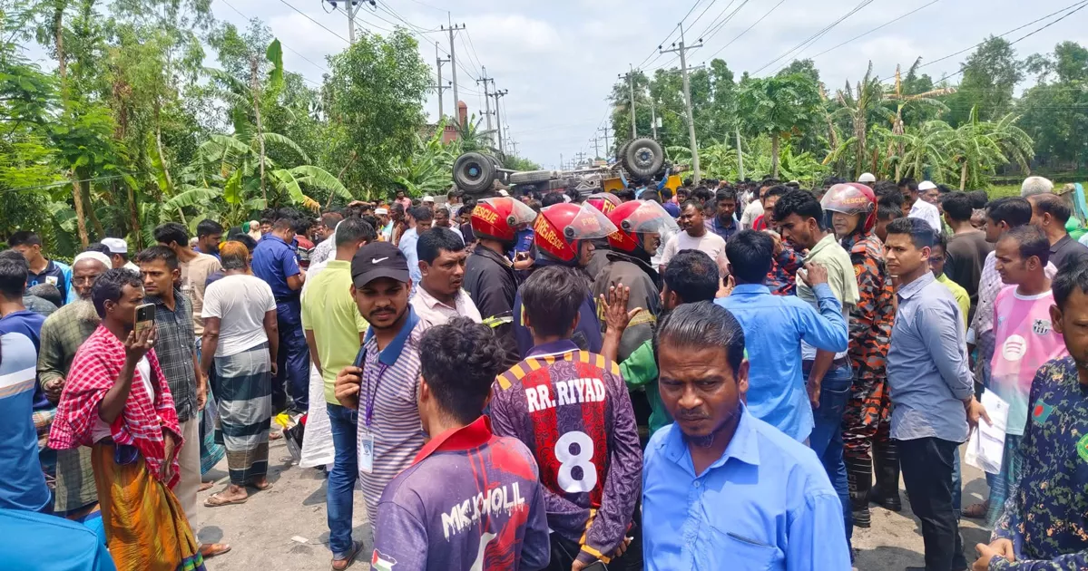 ময়মনসিংহে ট্রাকচাপায় অটোরিকশার নিহত ৪ যাত্রী