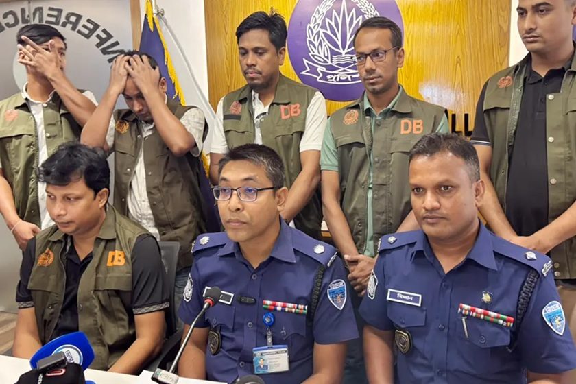 অটোরিকশাচালক সুমন তাজমিনকে ধর্ষণের পর শ্বাসরোধে হত্যা করেন